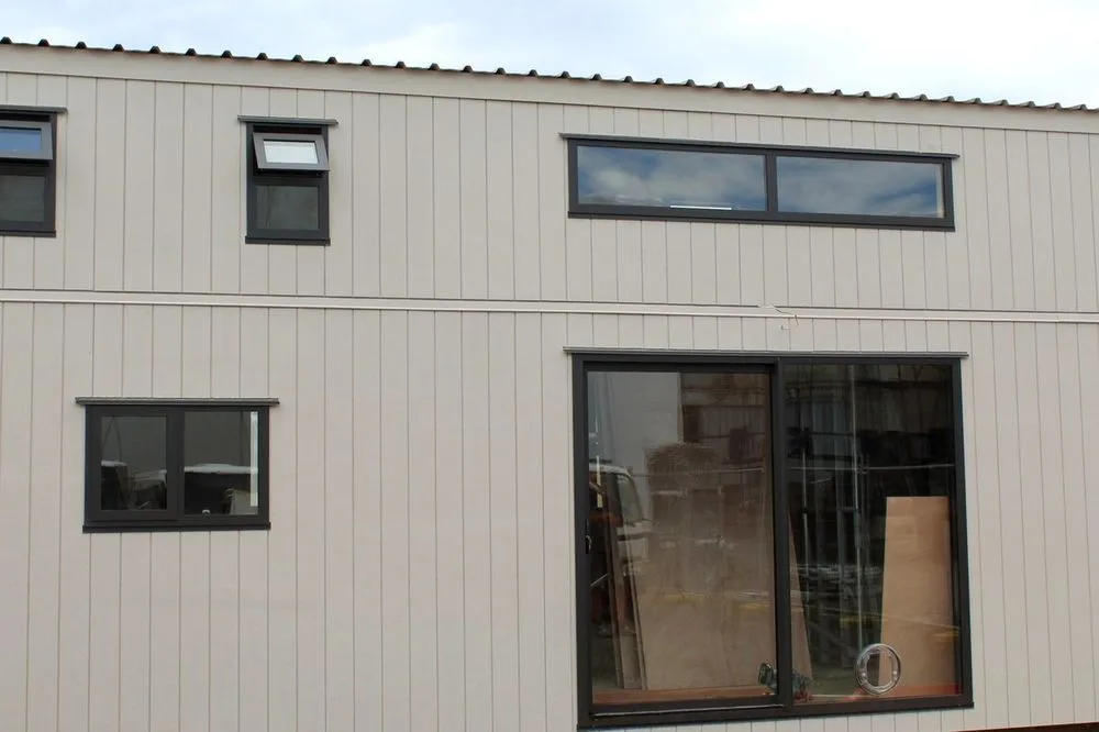 Light-clad KDL sleepout with clerestory windows